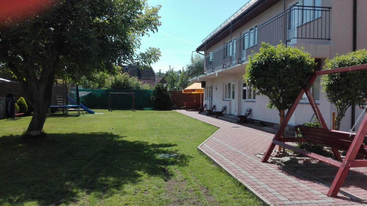 Apartamenty Gosciniec Re-Max Mrzeżyno Exteriér fotografie