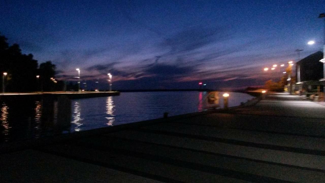 Apartamenty Gosciniec Re-Max Mrzeżyno Exteriér fotografie